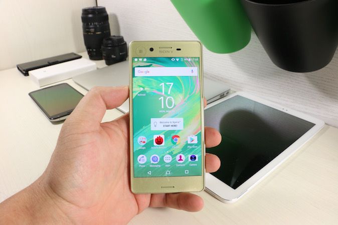 Sony-Xperia-X-Recenzija