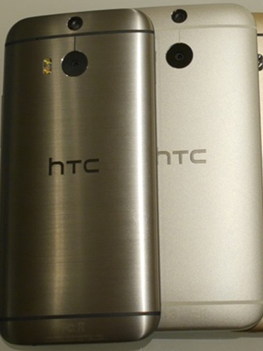 Leaks-photos-allegedly-revealing-HTCs-next-flagship-phone-1