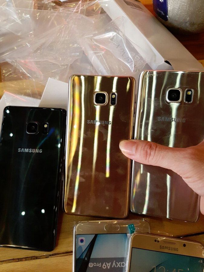 Note-7-box-leak-and-hands-on-pictures-3