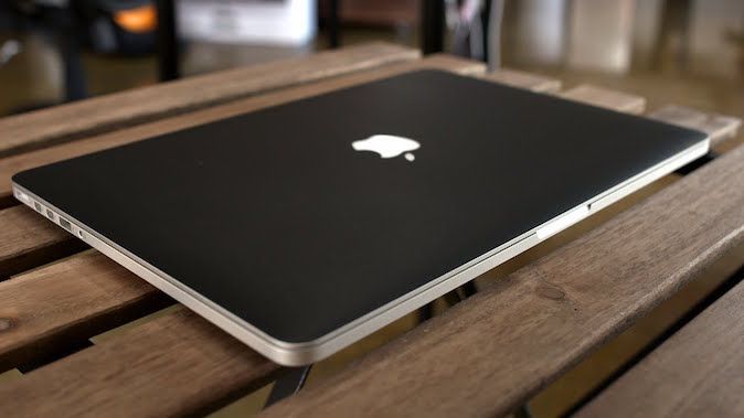 macbook-pro-crni